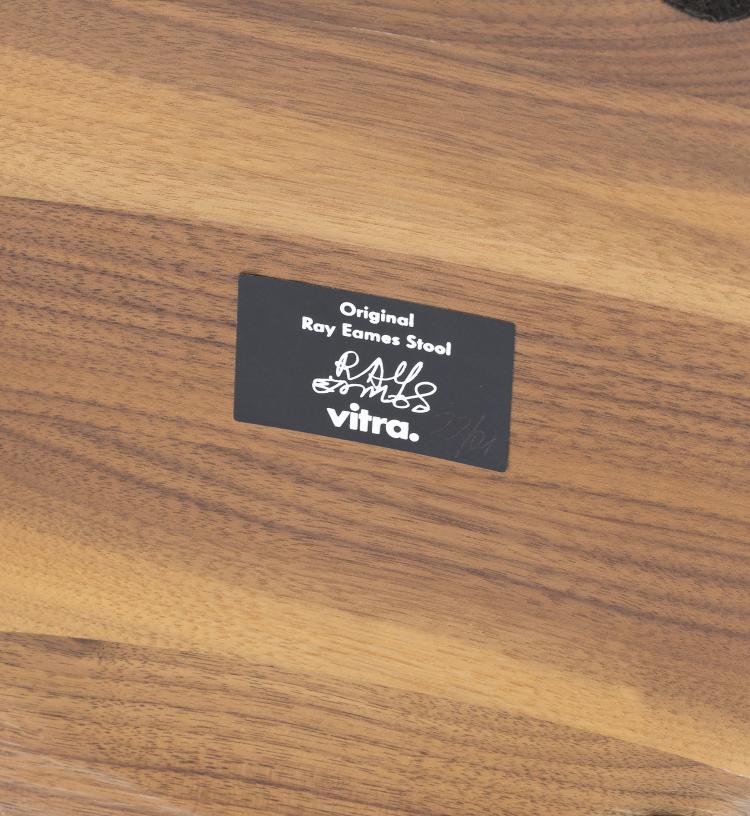 Bild 1 zu Objekt, 'Time Life' stool 'A', 1960, Vitra Design, Weil am Rhein, 146C 586