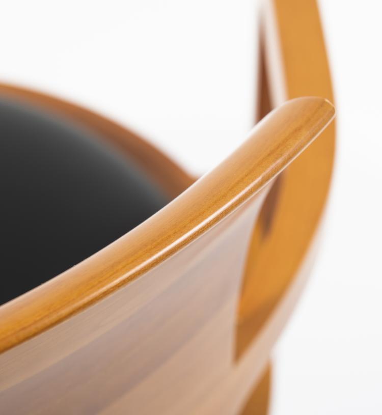 Bild 7 zu Objekt, Armlehnstuhl 'Barrel Chair', 1904/1905, Frank Lloyd Wright, Cassina, Mailand, 149B 276