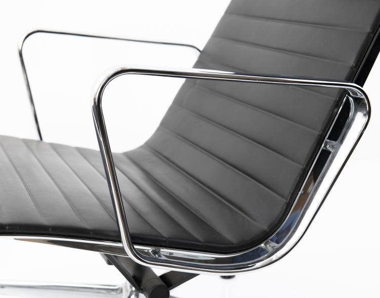 Bild 12 zu Objekt, 'Alu Group' armchair and ottoman, 1958, Charles Eames, Vitra Design, Weil am Rhein, 149B 353