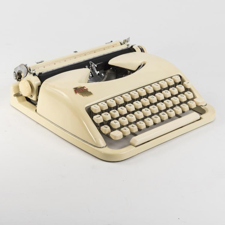 Bild 1 zu Objekt, Reiseschreibmaschine 'ABC', 1955, Koch's-Adler, Bielefeld, 146C 629