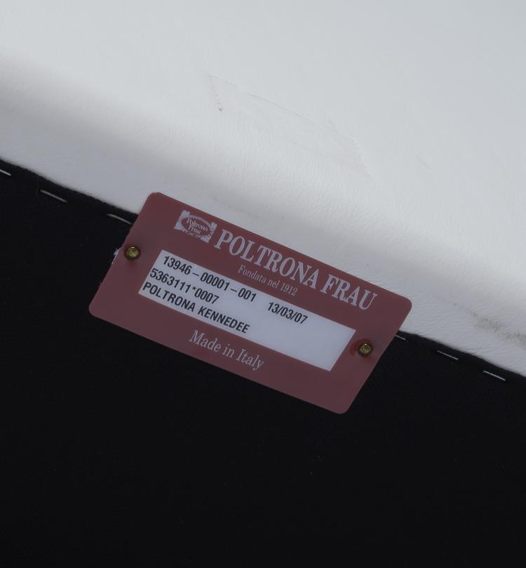 Bild 1 zu Objekt, 2 easy chairs, 2006, Poltrona Frau, Mailand, 146C 682