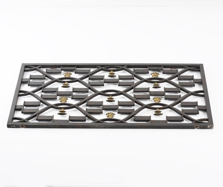 Hauptbild zu Objekt, Heizungsverkleidung, um 1930, Brandt, Edgar, Paris (zugeschrieben), 147B 413