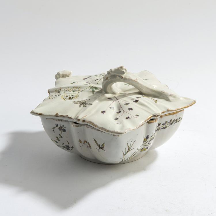 Hauptbild zu Objekt, Konfektdose, um 1889, Gall&eacute;, Emile, Nancy, 147B 529