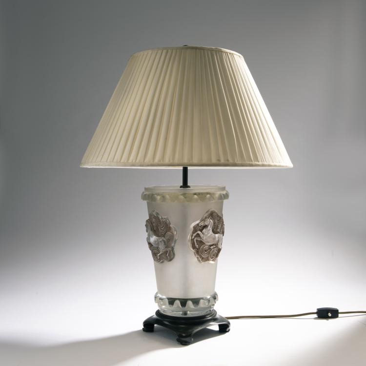 Bild 1 zu Objekt, 'Camargue' table lamp, 1942, Lalique, Ren&eacute;, Wingen-sur-Moder, 147A 68