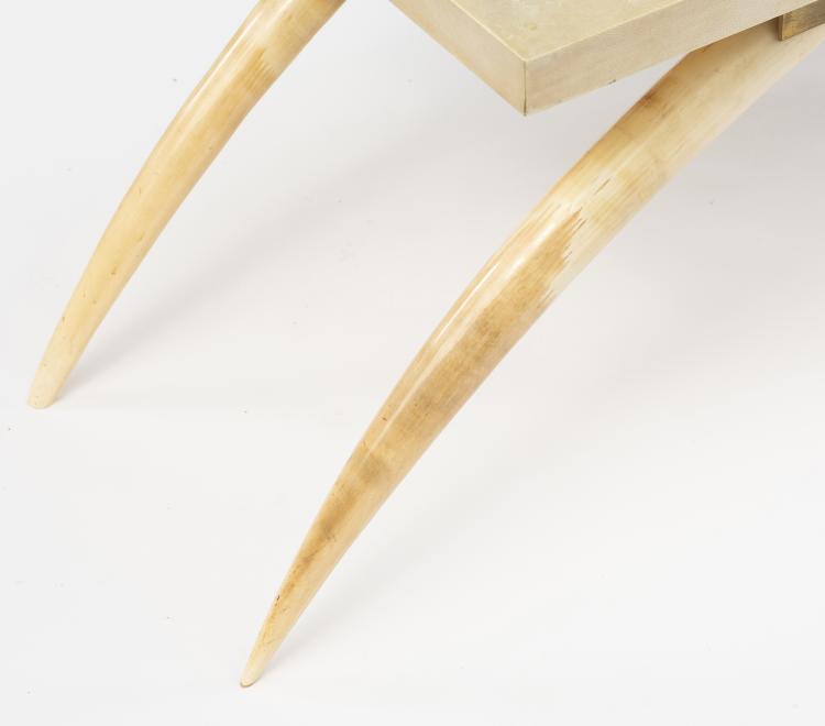 Bild 1 zu Objekt, Sofatisch, um 1930, Frankreich, 147B 658