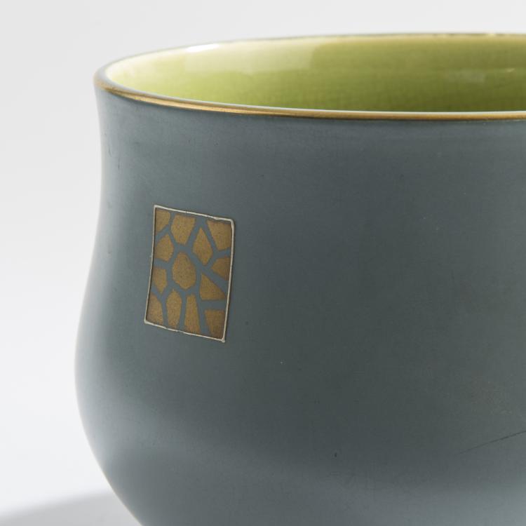 Bild 3 zu Objekt, Cachepot, c. 1910, Utzschneider & Cie., Sarreguemines, 147B 548