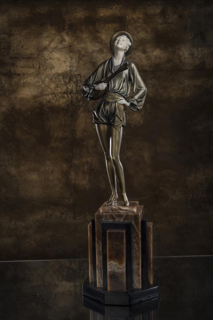 Bild 1 zu Objekt, 'Mandolin Player', c. 1925, 147B 397