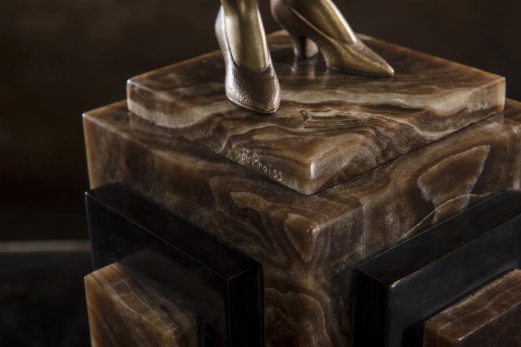 Bild 2 zu Objekt, 'Mandolin Player', c. 1925, 147B 397