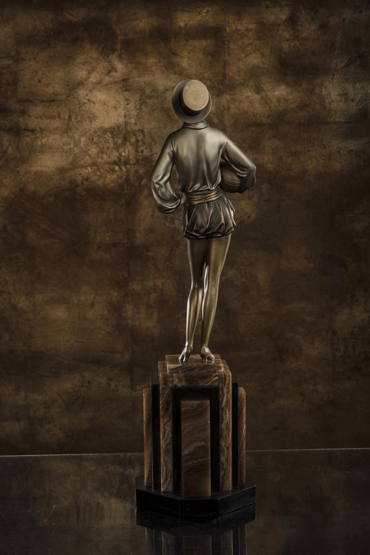 Bild 3 zu Objekt, 'Mandolin Player', c. 1925, 147B 397