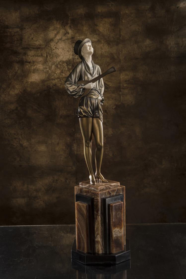 Bild 5 zu Objekt, 'Mandolin Player', c. 1925, 147B 397