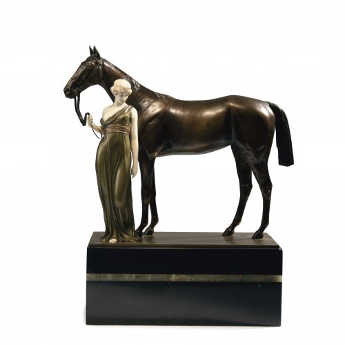 'Griechin, ein Pferd am Zügel haltend', 1920er Jahre 
