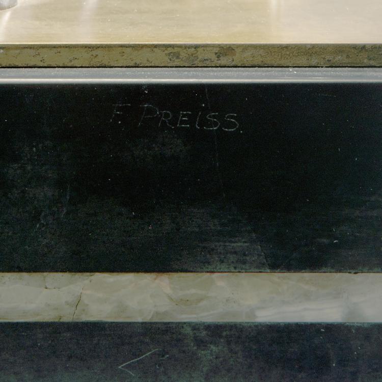 Bild 5 zu Objekt, 'Griechin, ein Pferd am Z&uuml;gel haltend', 1920er Jahre , Preiss & Kassler, Berlin, 147B 392