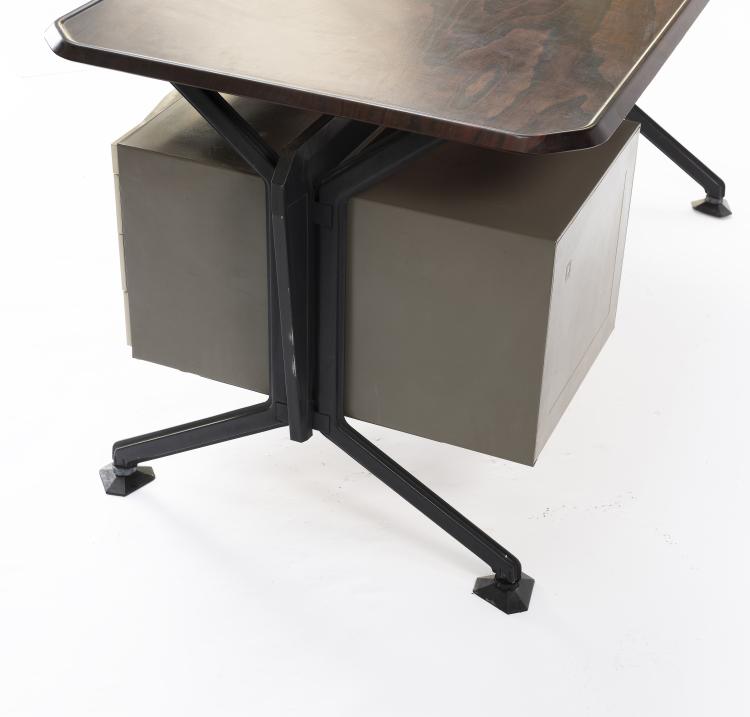 Bild 2 zu Objekt, Schreibtisch 'Arco', 1963, Olivetti, Ivrea, 146B 278