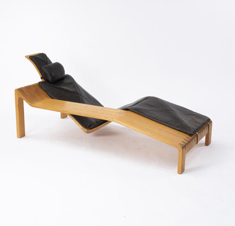 Hauptbild zu Objekt, 'Reclining sculptural chaiselounge with integrated side table', 1970s, Hojland Olsen, Sigurd, Lyngby, 146C 652
