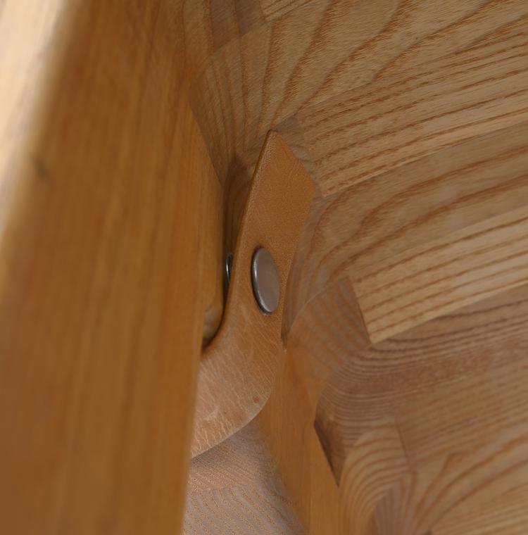 Bild 3 zu Objekt, 'Reclining sculptural chaiselounge with integrated side table', 1970s, Hojland Olsen, Sigurd, Lyngby, 146C 652