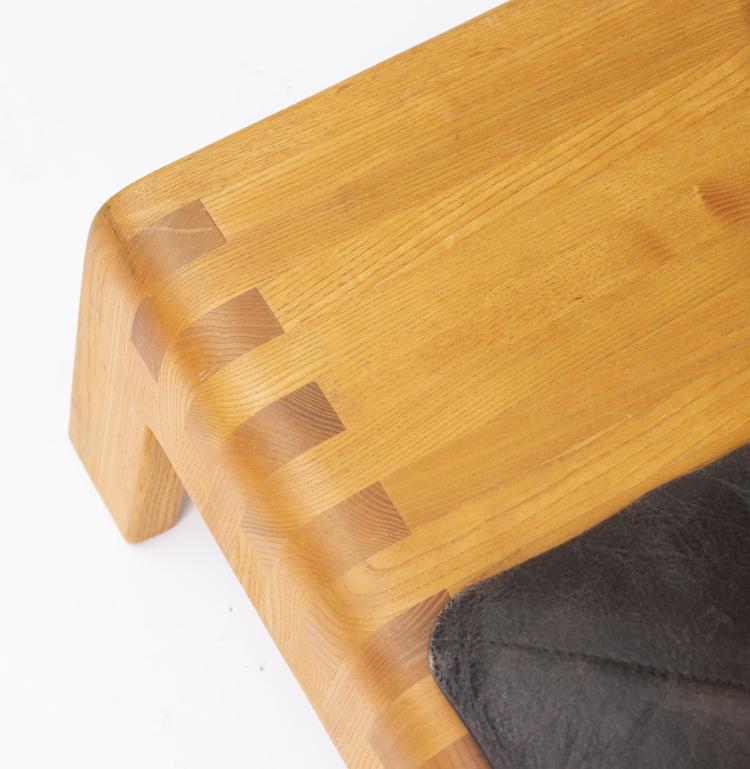 Bild 10 zu Objekt, 'Reclining sculptural chaiselounge with integrated side table', 1970s, Hojland Olsen, Sigurd, Lyngby, 146C 652