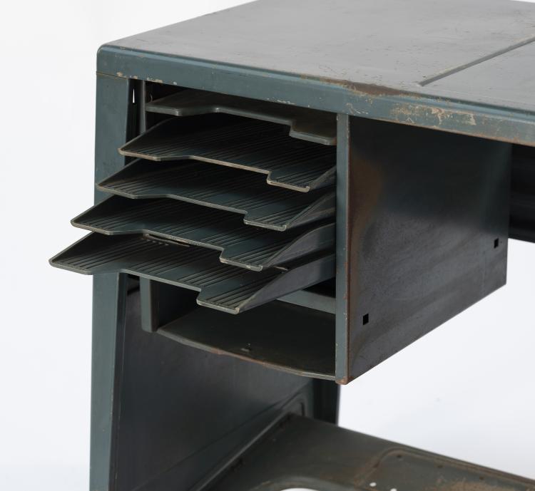 Bild 2 zu Objekt, Schreibmaschinentisch 'Synthesis', 1973, Olivetti, Ivrea, 146B 360