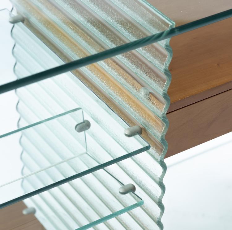 Bild 2 zu Objekt, 'Onda' sideboard on wheels, 1996, FIAM, Tavullia, Italien, 146C 677