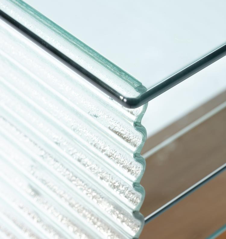 Bild 3 zu Objekt, 'Onda' sideboard on wheels, 1996, FIAM, Tavullia, Italien, 146C 677