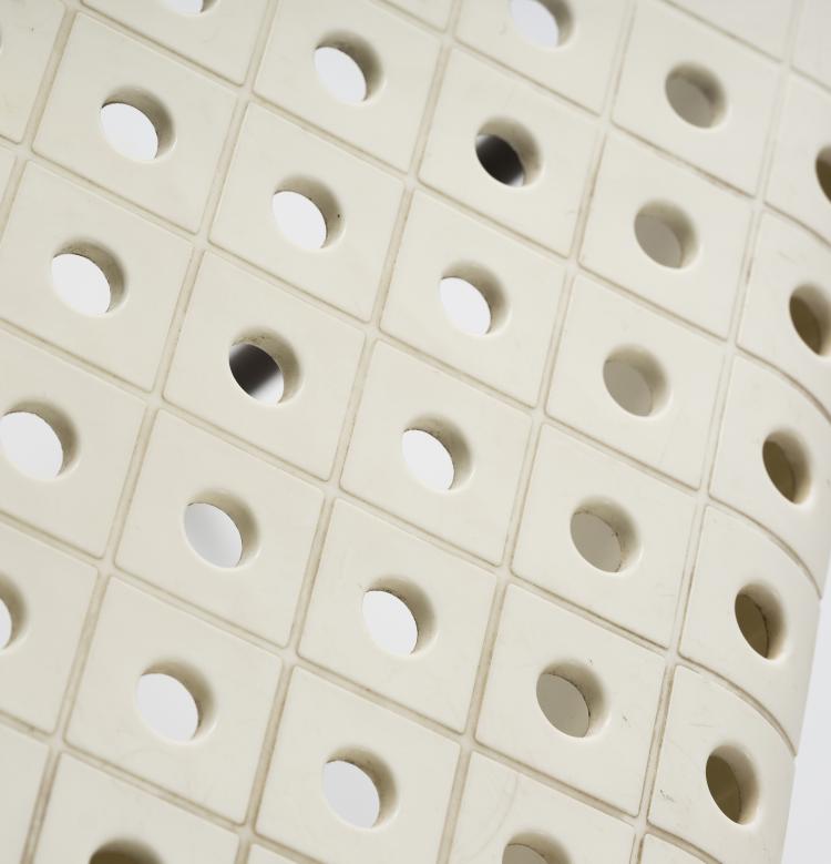 Bild 2 zu Objekt, Drei St&uuml;hle 'Box', 1971, Anonima Castelli, Bologna, 146B 357