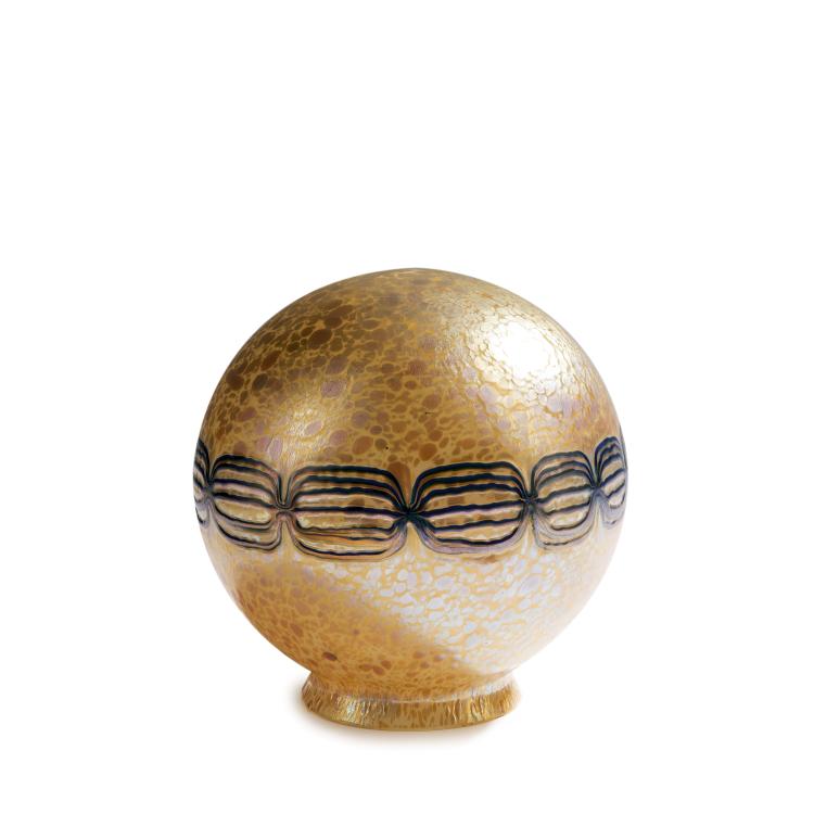 Hauptbild zu Objekt, Lampenschirm, 1902, L&ouml;tz Wwe., Klosterm&uuml;hle, 147B 280