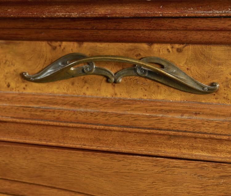 Bild 5 zu Objekt, Buffet, c. 1910, Gaillard, Eug&egrave;ne, 147B 665