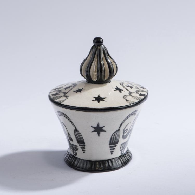 Bild 2 zu Objekt, Deckeldose mit Elefanten, um 1915/16, Vereinigte Wiener und Gmundner Keramik, 148A 77