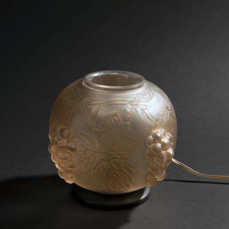 Bild 1 zu Objekt, Perfume burner 'Raisins', 1921, Lalique, Ren&eacute;, Wingen-sur-Moder, 147A 13