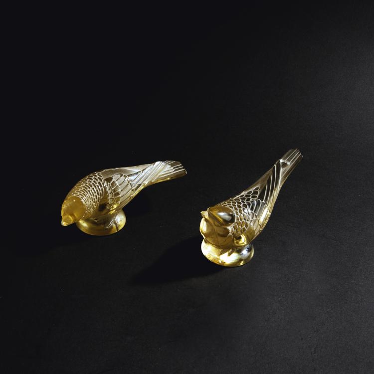 Hauptbild zu Objekt, Zwei Briefbeschwerer 'Chardonneret timide' und 'Chardonneret hardi', 1931, Lalique, Ren&eacute;, Wingen-sur-Moder, 147A 50