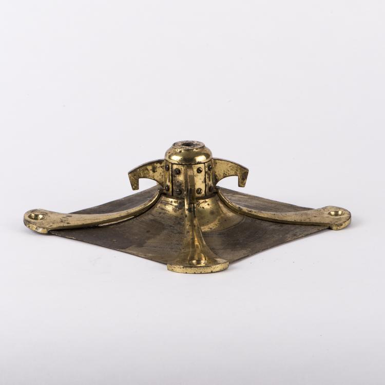 Bild 2 zu Objekt, Luster bracket, c. 1904, Henry van de Velde (attributed), Seyffart, Altenburg (zugeschrieben), 148A 27