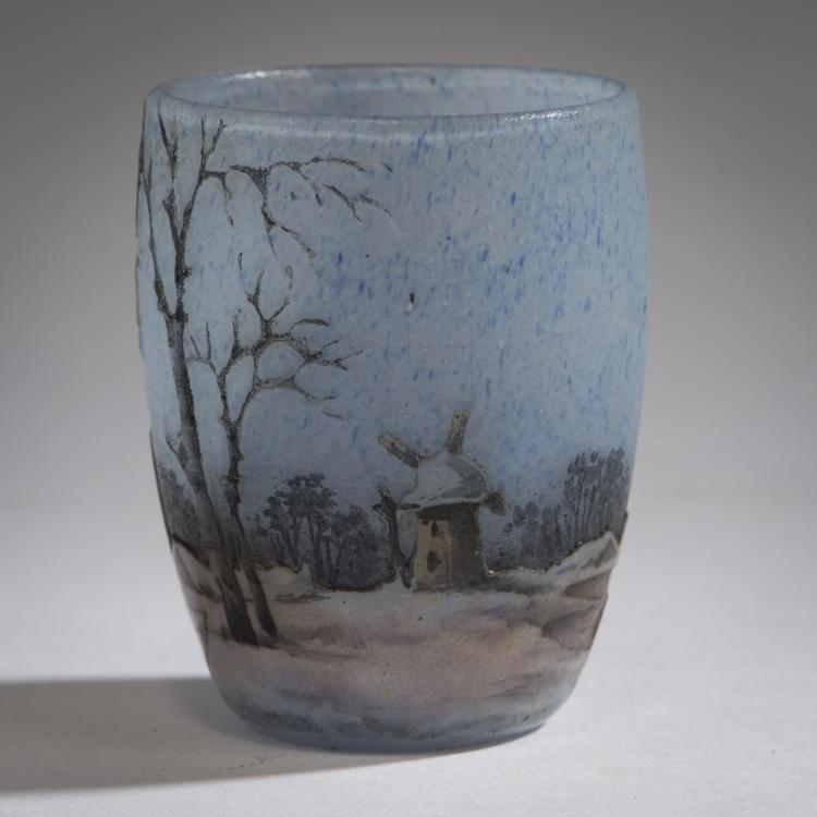 Bild 2 zu Objekt, Miniaturvase 'Paysage en hiver', um 1910, Daum Fr&egrave;res, Nancy, 147B 145