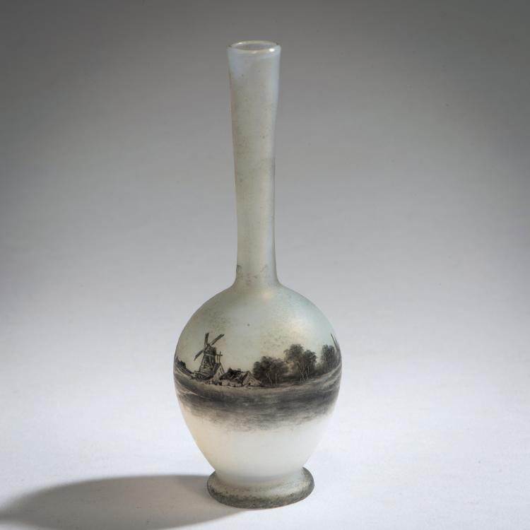 Hauptbild zu Objekt, Miniature vase 'Paysage Delft', 1899, Daum Fr&egrave;res, Nancy, 147B 100