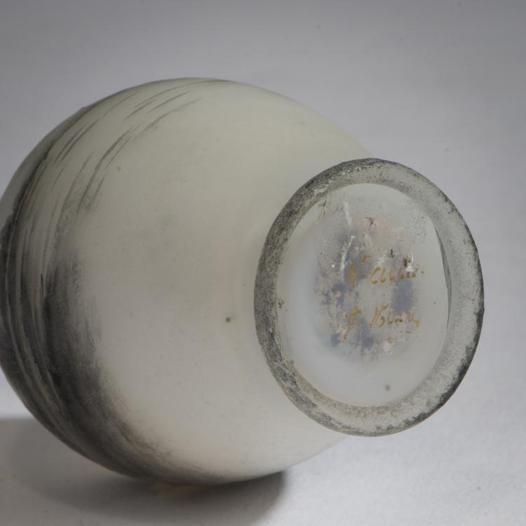 Bild 3 zu Objekt, Miniature vase 'Paysage Delft', 1899, Daum Fr&egrave;res, Nancy, 147B 100