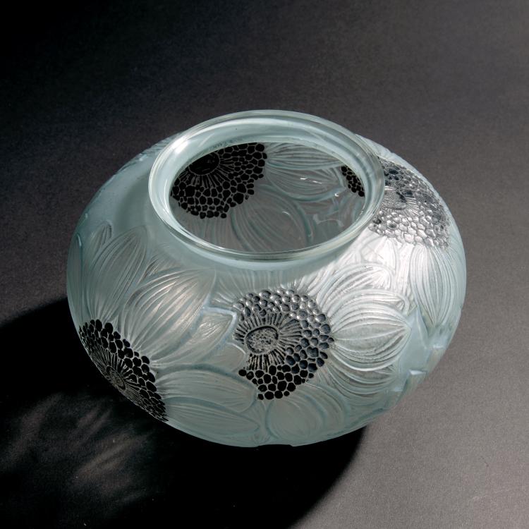 Bild 1 zu Objekt, 'Dahlias' vase, 1923, Lalique, Ren&eacute;, Wingen-sur-Moder, 147A 23