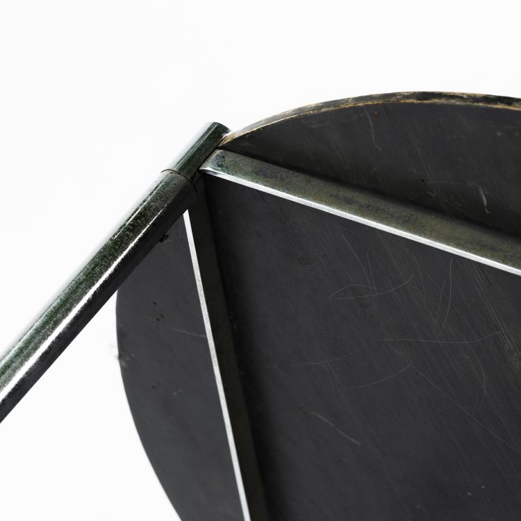 Bild 9 zu Objekt, Zwei Armlehnst&uuml;hle 'MR 20', zwei St&uuml;hle 'MR 10', ein Tisch 'MR 140', 1927, Berliner Metall-Gewerbe Jos. M&uuml;ller, Berlin, 148A 122