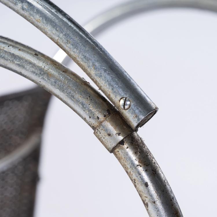 Bild 15 zu Objekt, Zwei Armlehnst&uuml;hle 'MR 20', zwei St&uuml;hle 'MR 10', ein Tisch 'MR 140', 1927, Berliner Metall-Gewerbe Jos. M&uuml;ller, Berlin, 148A 122