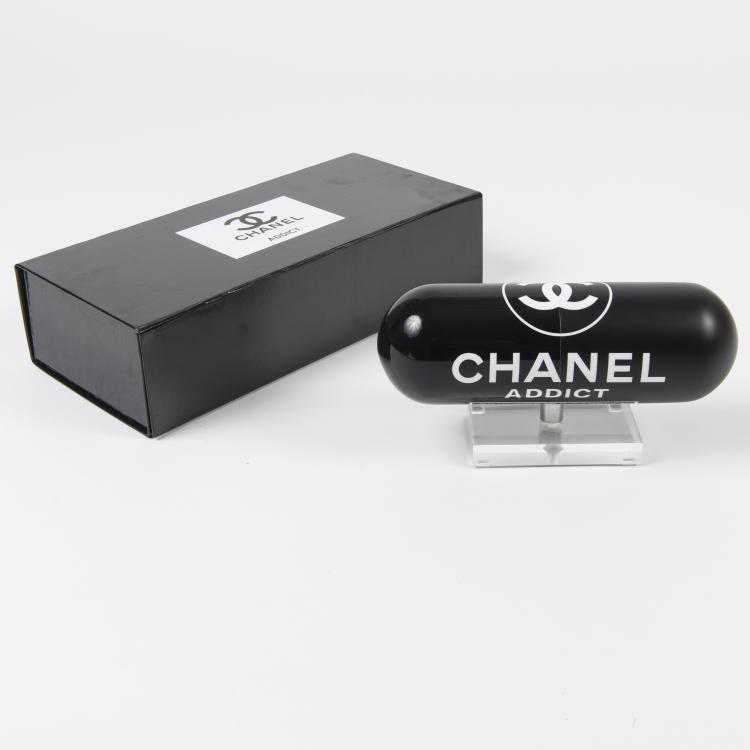 Hauptbild zu Objekt, 'Chanel Addict 50 mg DETOX CAPSULE', after 2000, 148C 576
