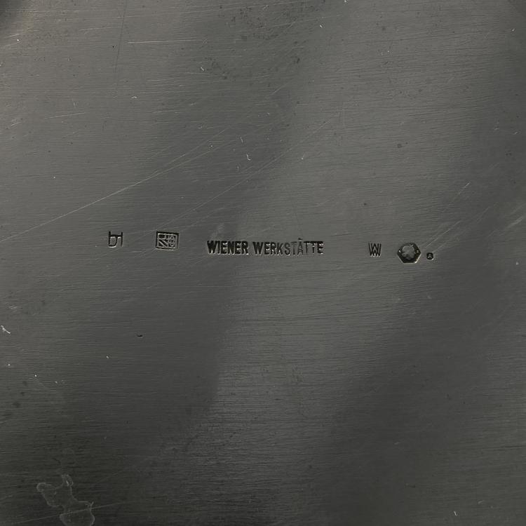 Bild 2 zu Objekt, Schale auf vier F&uuml;&szlig;chen, um 1918, Wiener Werkst&auml;tte, 148A 85