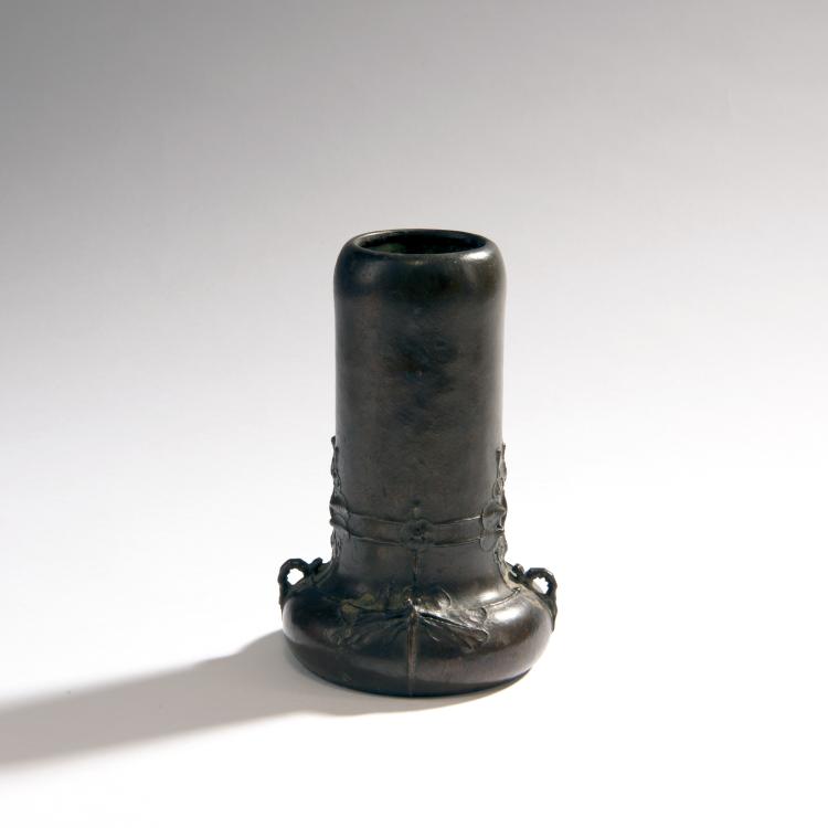 Hauptbild zu Objekt, Vase 'Dragonflies and wreath', c. 1900, Elsa Kock, Elmqvist, Hugo, Stockholm, 150B 404