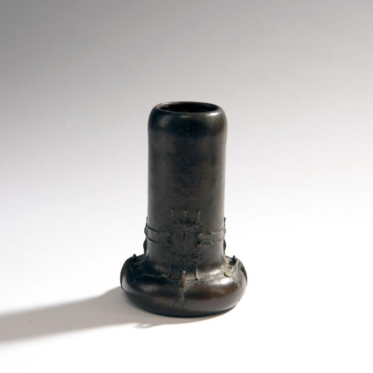 Bild 1 zu Objekt, Vase 'Dragonflies and wreath', c. 1900, Elsa Kock, Elmqvist, Hugo, Stockholm, 150B 404