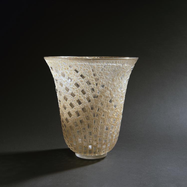 Hauptbild zu Objekt, Vase 'Damiers', 1935, Lalique, Ren&eacute;, Wingen-sur-Moder, 147A 60
