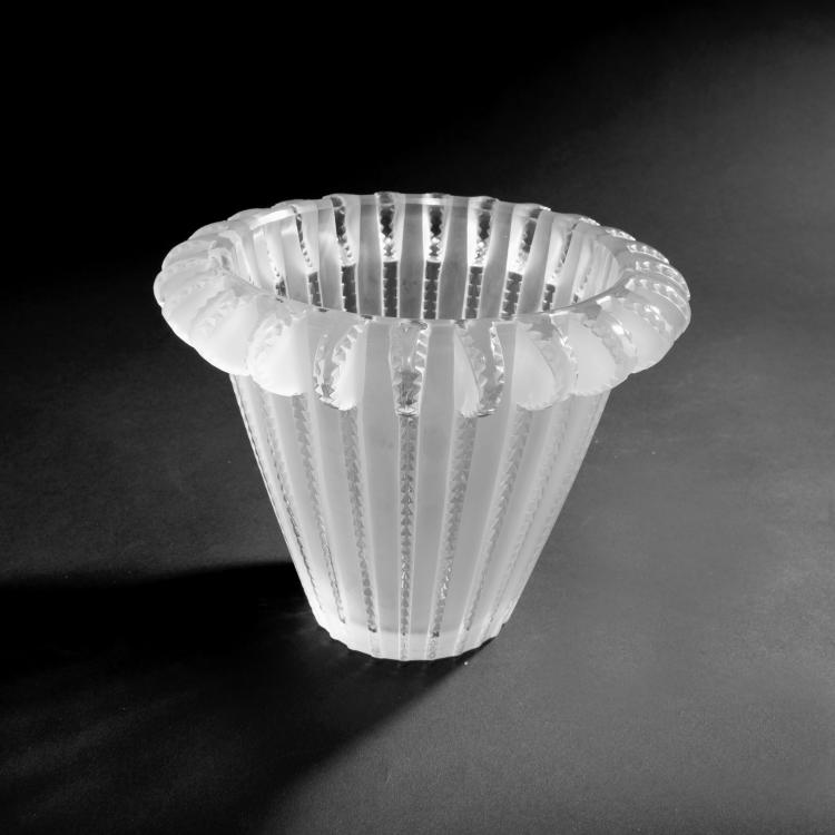 Bild 1 zu Objekt, 'Royat' vase, 1936, Lalique, Ren&eacute;, Wingen-sur-Moder, 147A 62