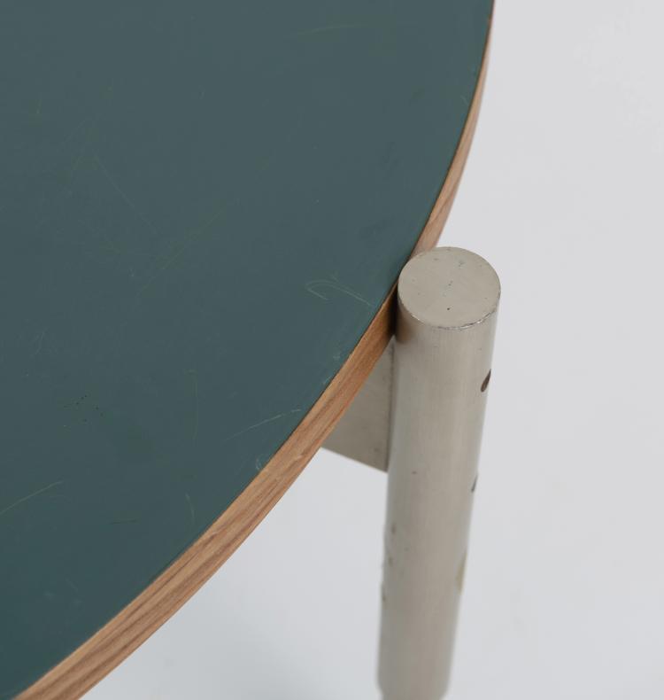 Bild 10 zu Objekt, Beistelltisch aus dem 'Parco dei Principi'-Hotel in Rom, um 1964, Cassina, Mailand (zugeschrieben), 148A 301