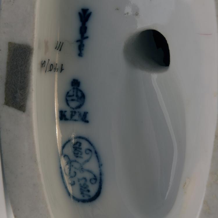 Bild 2 zu Objekt, 'Kniende T&uuml;rkin' aus dem Hochzeitszug, 1910, Berlin, KPM, 148A 50