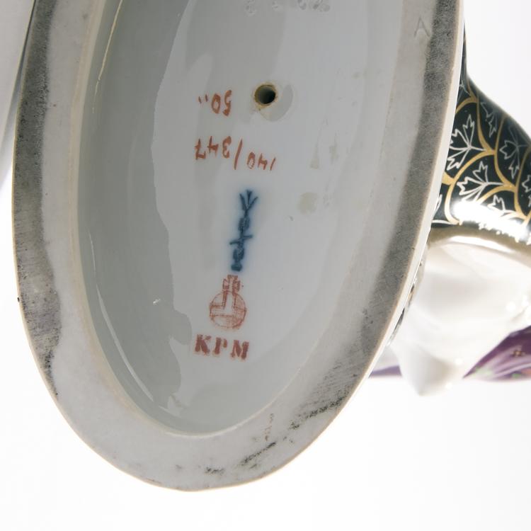 Bild 2 zu Objekt, 'Inderin' aus dem Hochzeitszug, 1910, Berlin, KPM, 148A 51