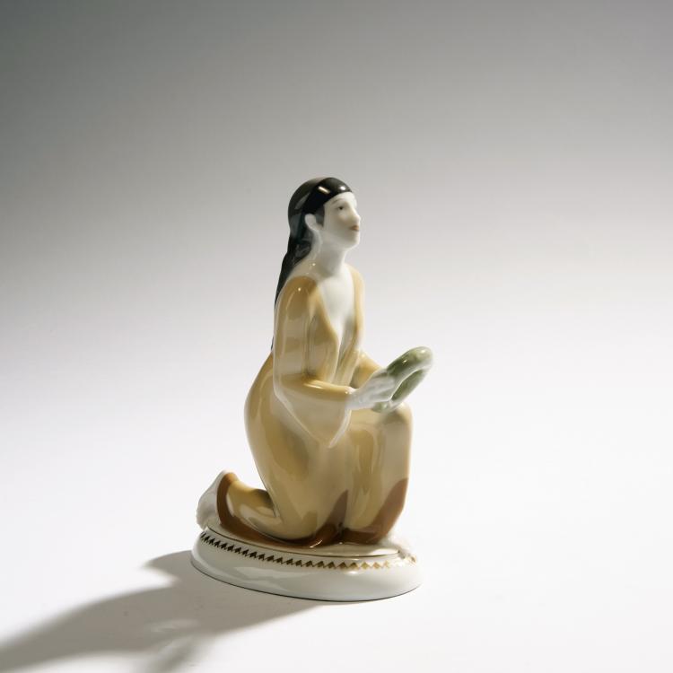 Hauptbild zu Objekt, 'Kniende Kaukasierin' aus dem Hochzeitszug, 1910, Berlin, KPM, 148A 55