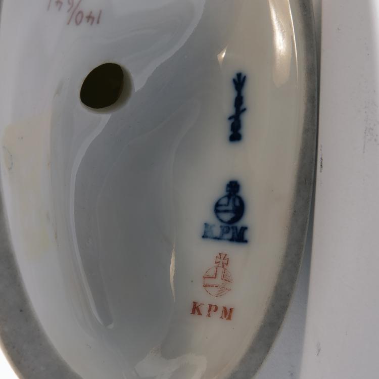 Bild 2 zu Objekt, 'Kniende Kaukasierin' aus dem Hochzeitszug, 1910, Berlin, KPM, 148A 55