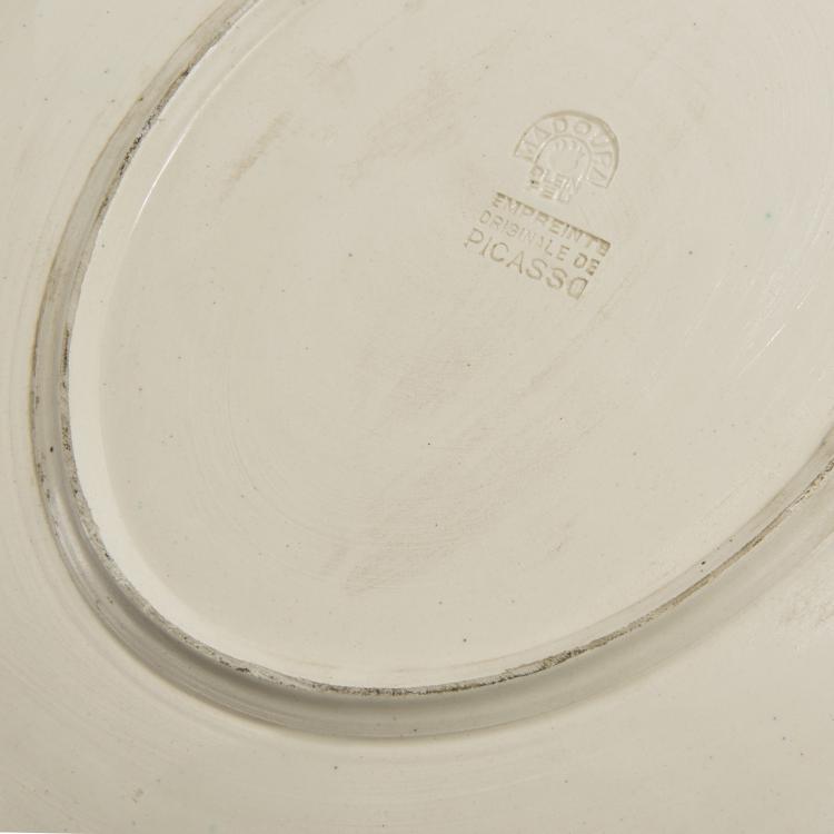 Bild 1 zu Objekt, 'Plat ovale en couleur, Poisson Chin&eacute;', 1952, Pablo Picasso, Madoura, 148C 508