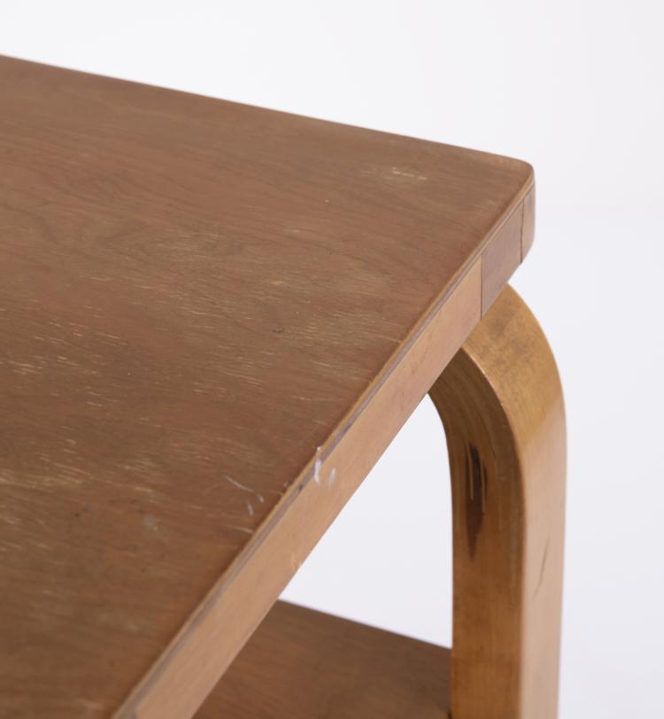 Bild 3 zu Objekt, Beistelltisch 'Radio table', um 1935, Artek, Helsinki, 148A 226