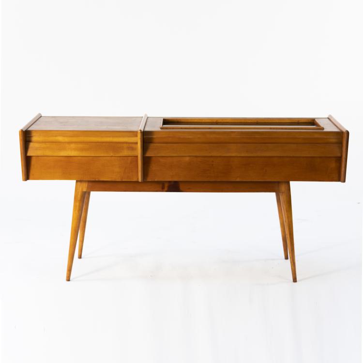 Bild 1 zu Objekt, Showcase table, 1950s, Italien, 149A 84